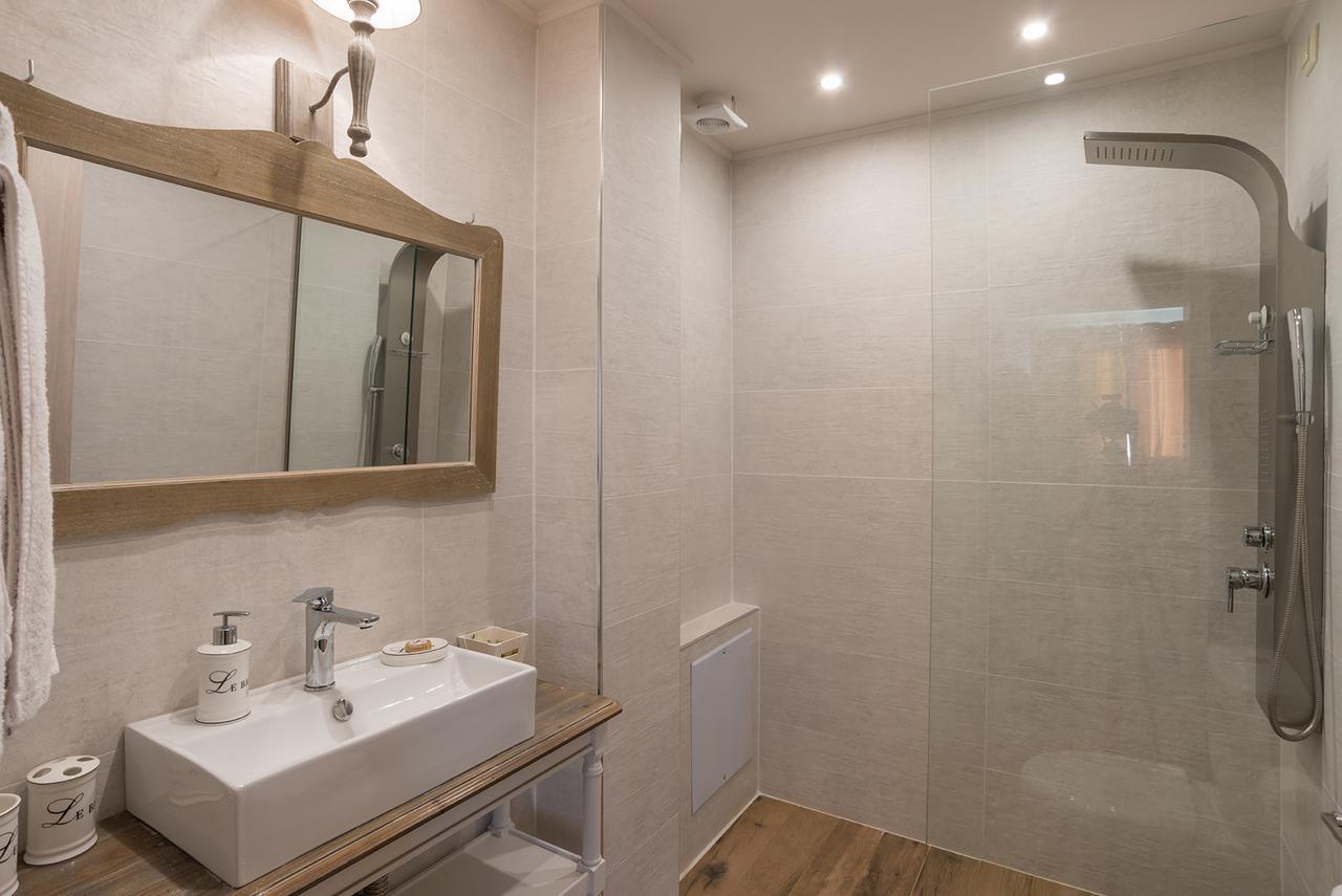 Almondhouse Suites With Fireplace - Adults Only Arachova Esterno foto