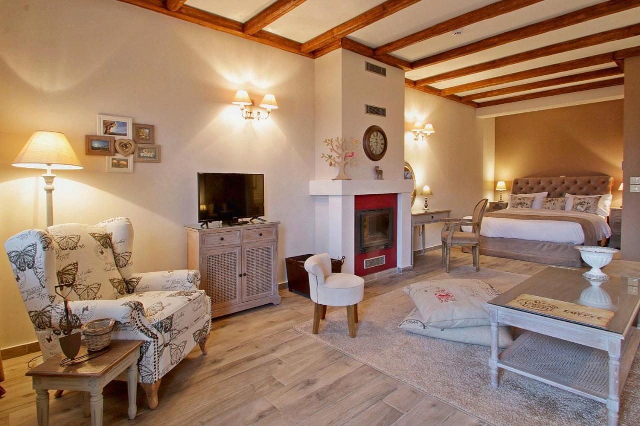 Almondhouse Suites With Fireplace - Adults Only Arachova Esterno foto