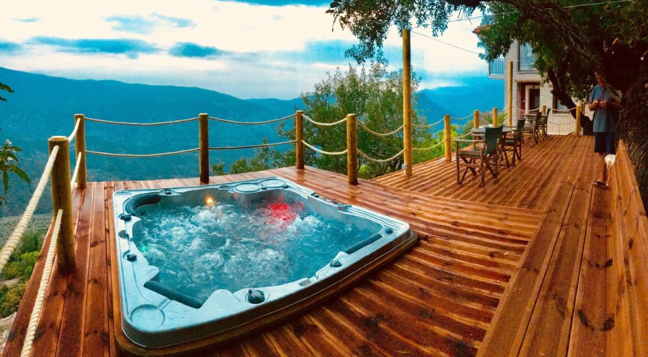 Almondhouse Suites With Fireplace - Adults Only Arachova Esterno foto